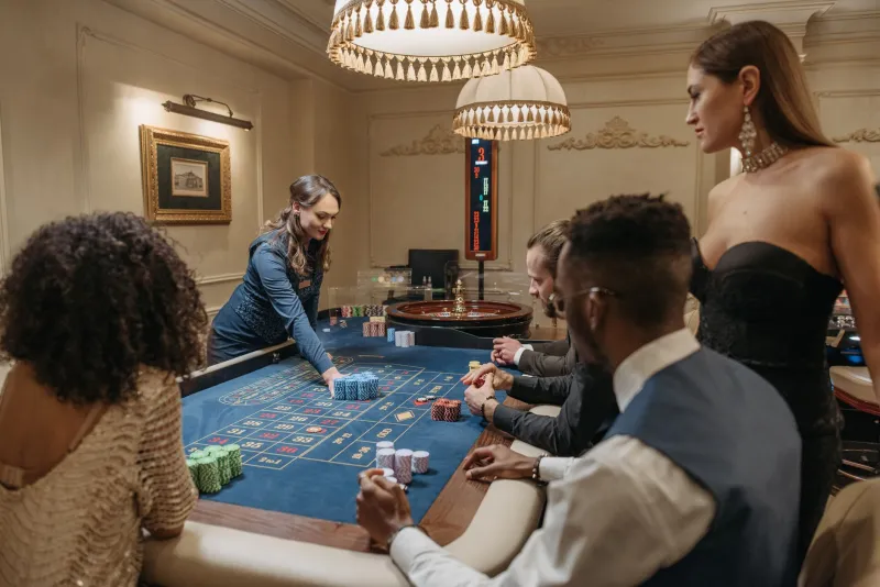 Rituels, gris-gris et chance au casino en ligne : ce que la science dit des superstitions bordelaises
